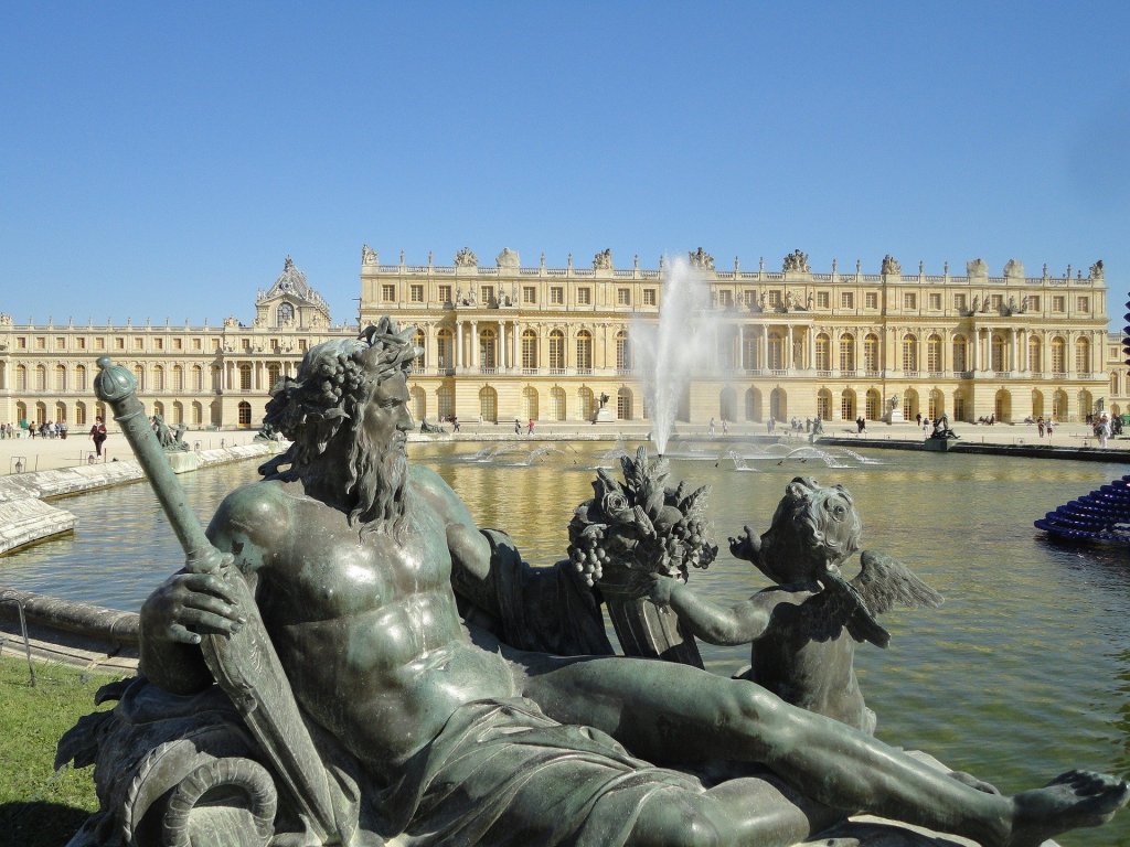 ルイ14世がヴェルサイユ宮殿の造営に込めた意味とは Tourisme Japonais